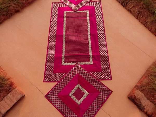 Cherry Red Runner Aasan Set