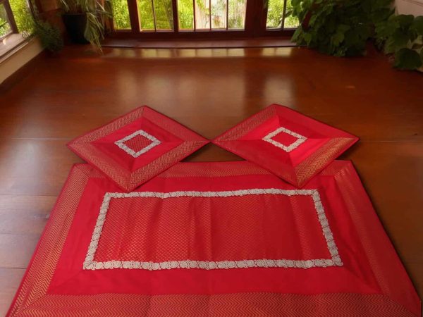 Plain Red Big Runner Aasan Set 1