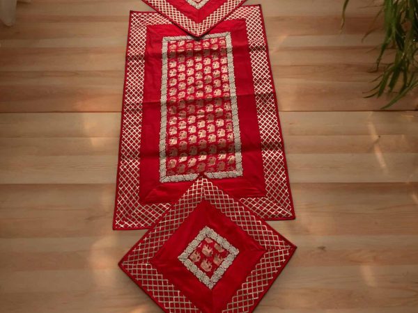 red elephant print small runner set Photoroom