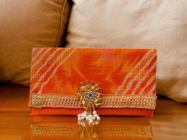 red lehriya envelopes