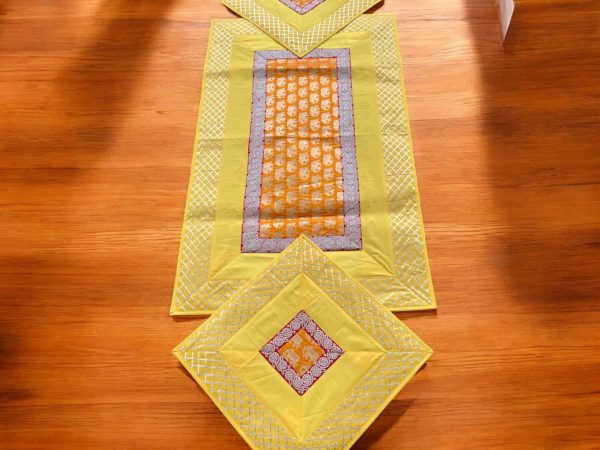 Yellow Pine Apple Runner Aasan Set