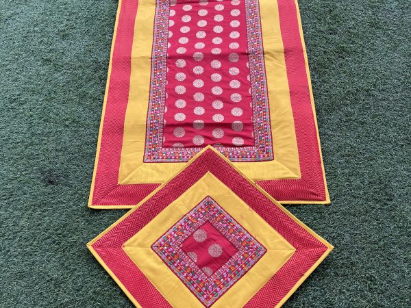 Red Dotted Runner Aasan Set