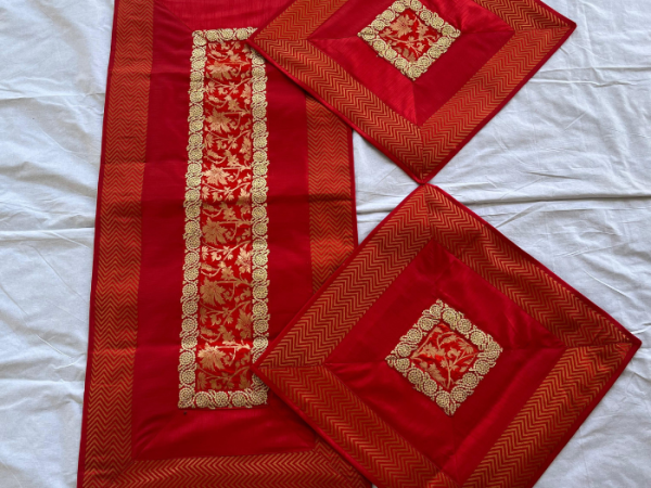Red Floral Runner Aasan Set
