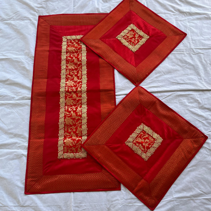 Red Floral Runner Aasan Set
